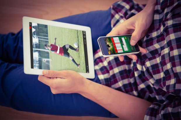 Fußball auf Tablet und Handy